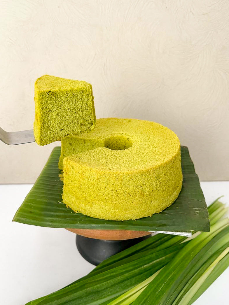 Signature Pandan Chiffon Cake (Manyue)