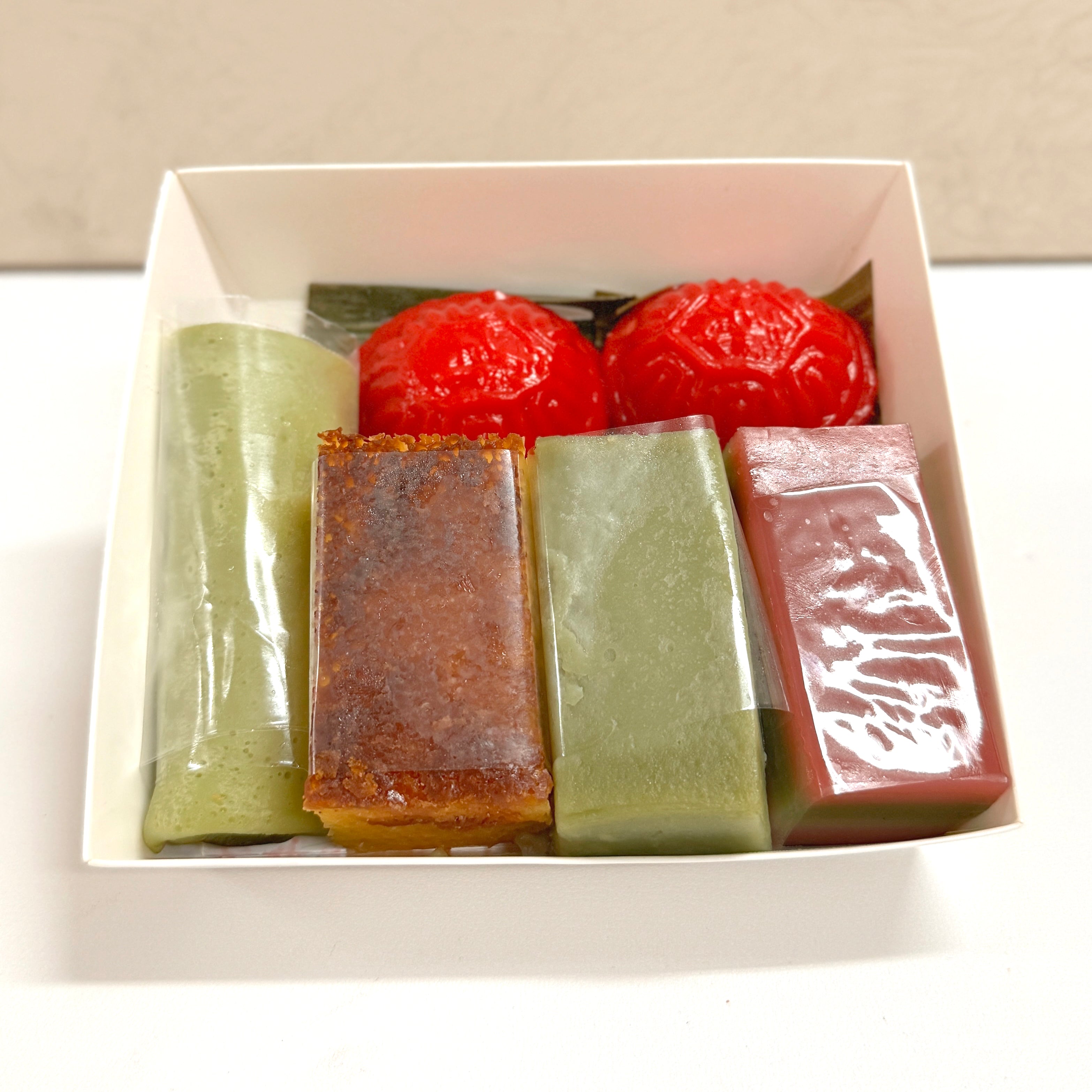 6 Pieces Kueh Gift Box with ribbon - Manyue
