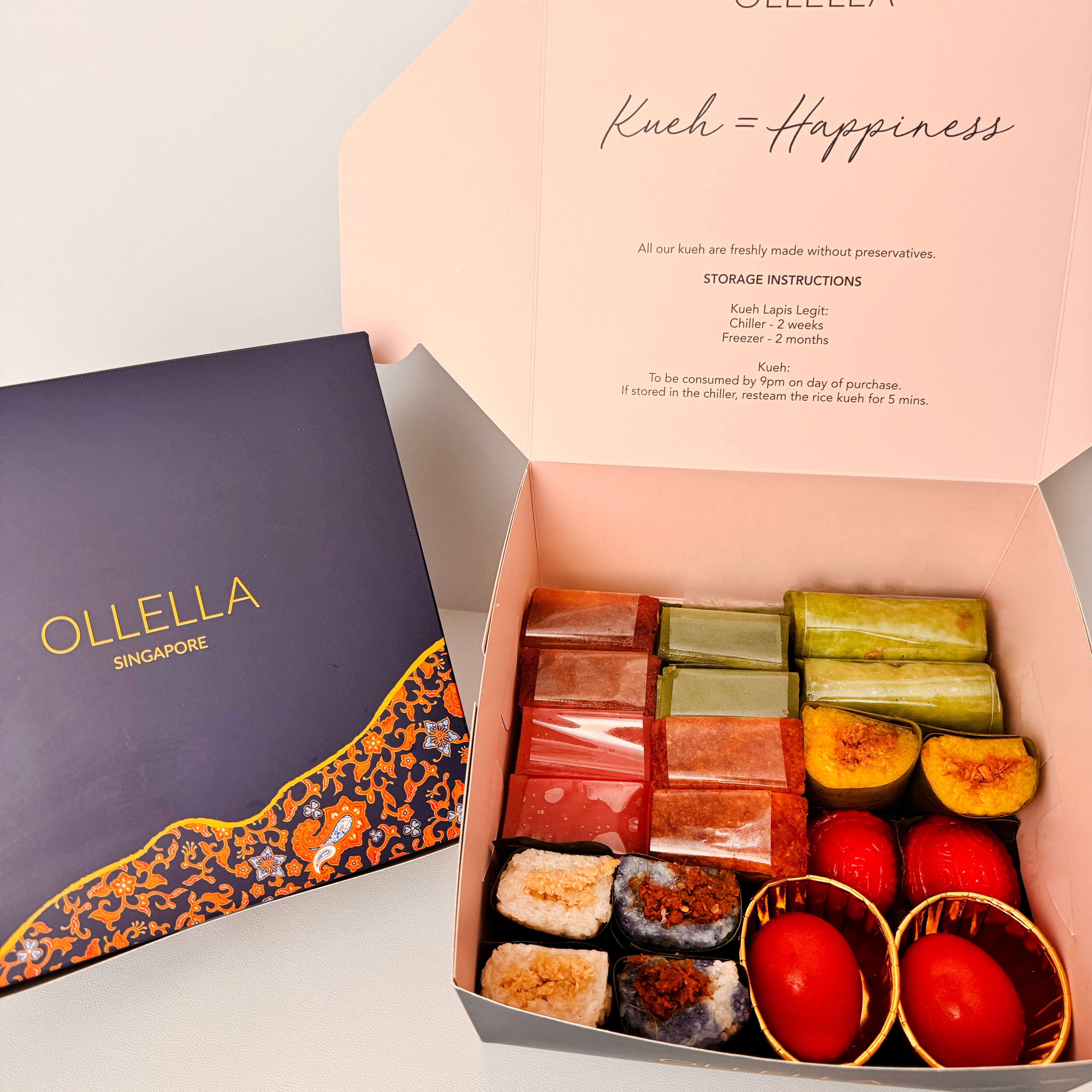 Abundance Batik Manyue Kueh Box (18 pcs of kueh)