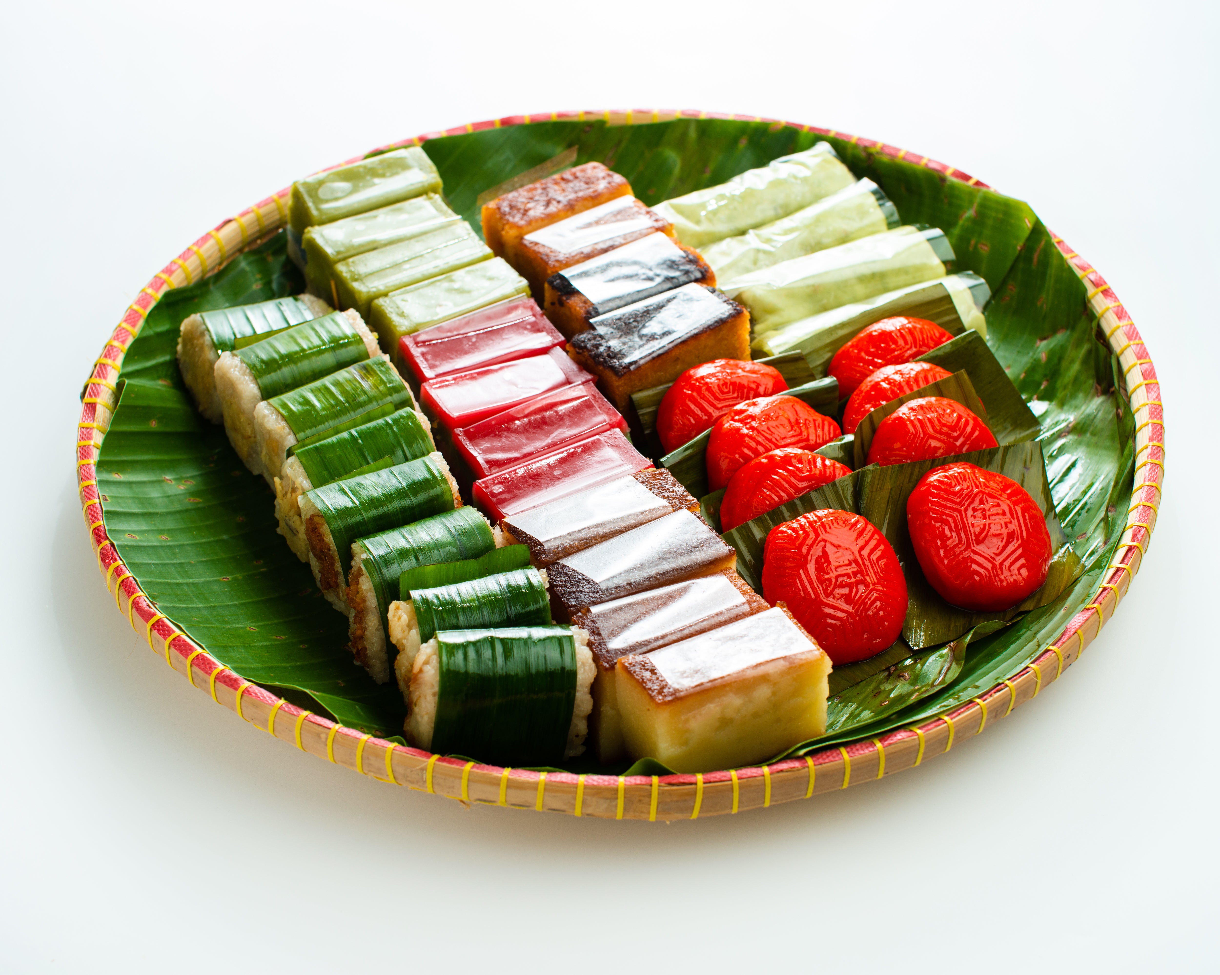 Kueh Bamboo Platter with AKK (36 pcs)